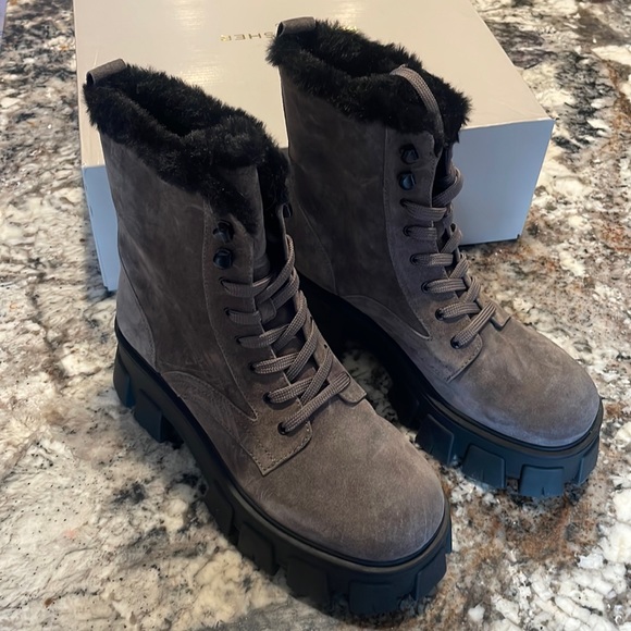 Marc Fisher Shoes - Size 8M Marc Fisher gray boots